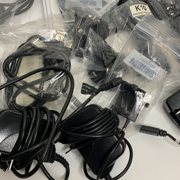 Bundle Verizon Cell Phone Chargers Earphones Car Chargers Motorola AC Adapters - Picture 5 of 11